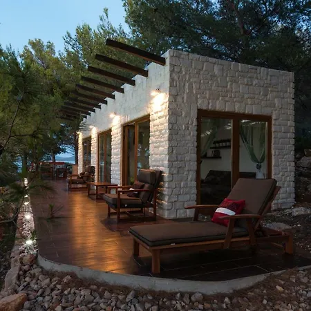 Immortelle Deluxe Beachfront *