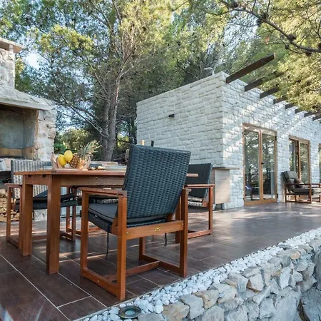 Immortelle Deluxe Beachfront Villa