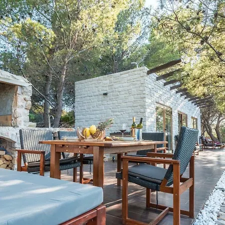 Villa Immortelle Deluxe Beachfront Murter