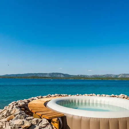 Immortelle Deluxe Beachfront *