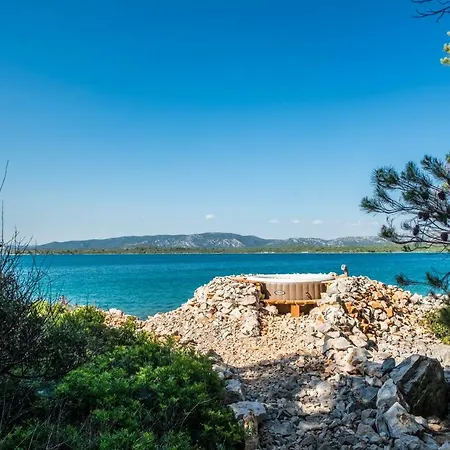 Immortelle Deluxe Beachfront